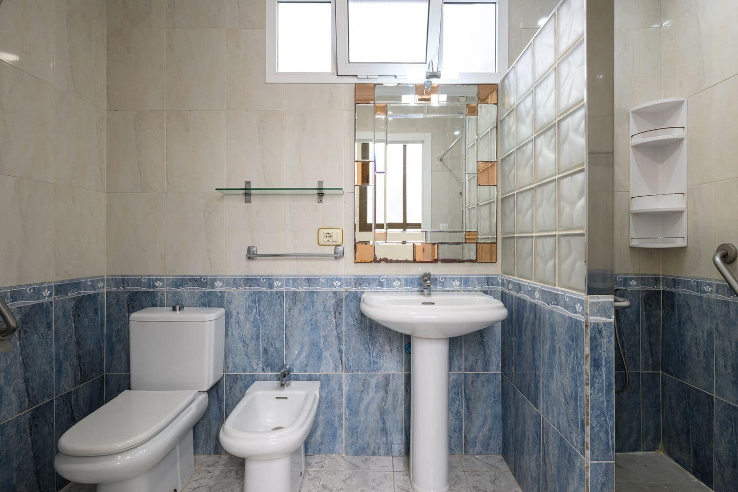 3 makuuhuone Huoneisto myytävänä paikassa Las Palmas de Gran Canaria mukana 
autotalli - 298 000 € (Ref: 9632856)