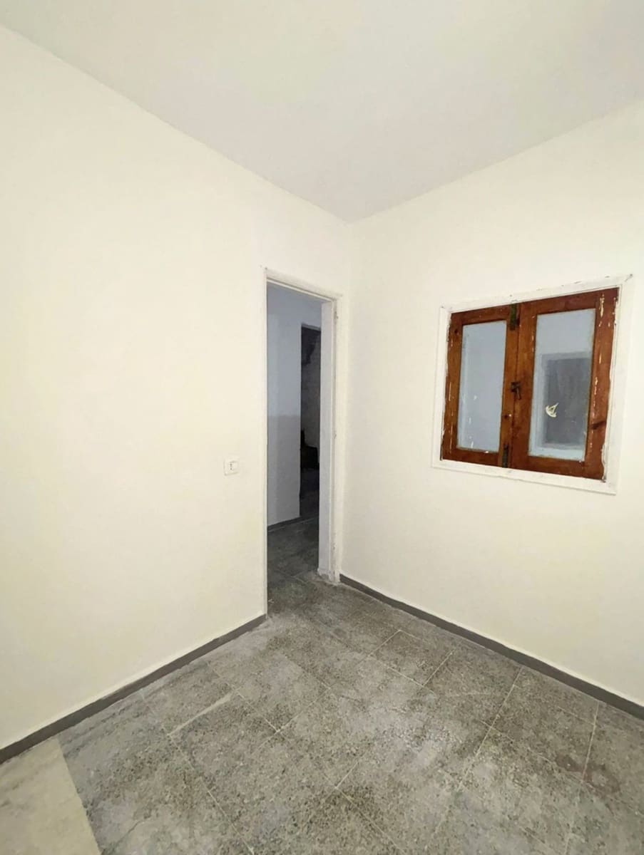 Casa de 5 habitaciones en Las Palmas de Gran Canaria en venta con garaje - 117.000 € (Ref: 9636207)