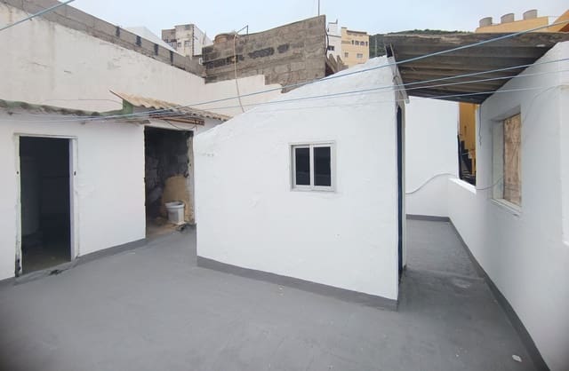 Casa de 5 habitaciones en San Juan - San José, Las Palmas de Gran Canaria en venta con garaje - 117.000 € (Ref: 9636207)