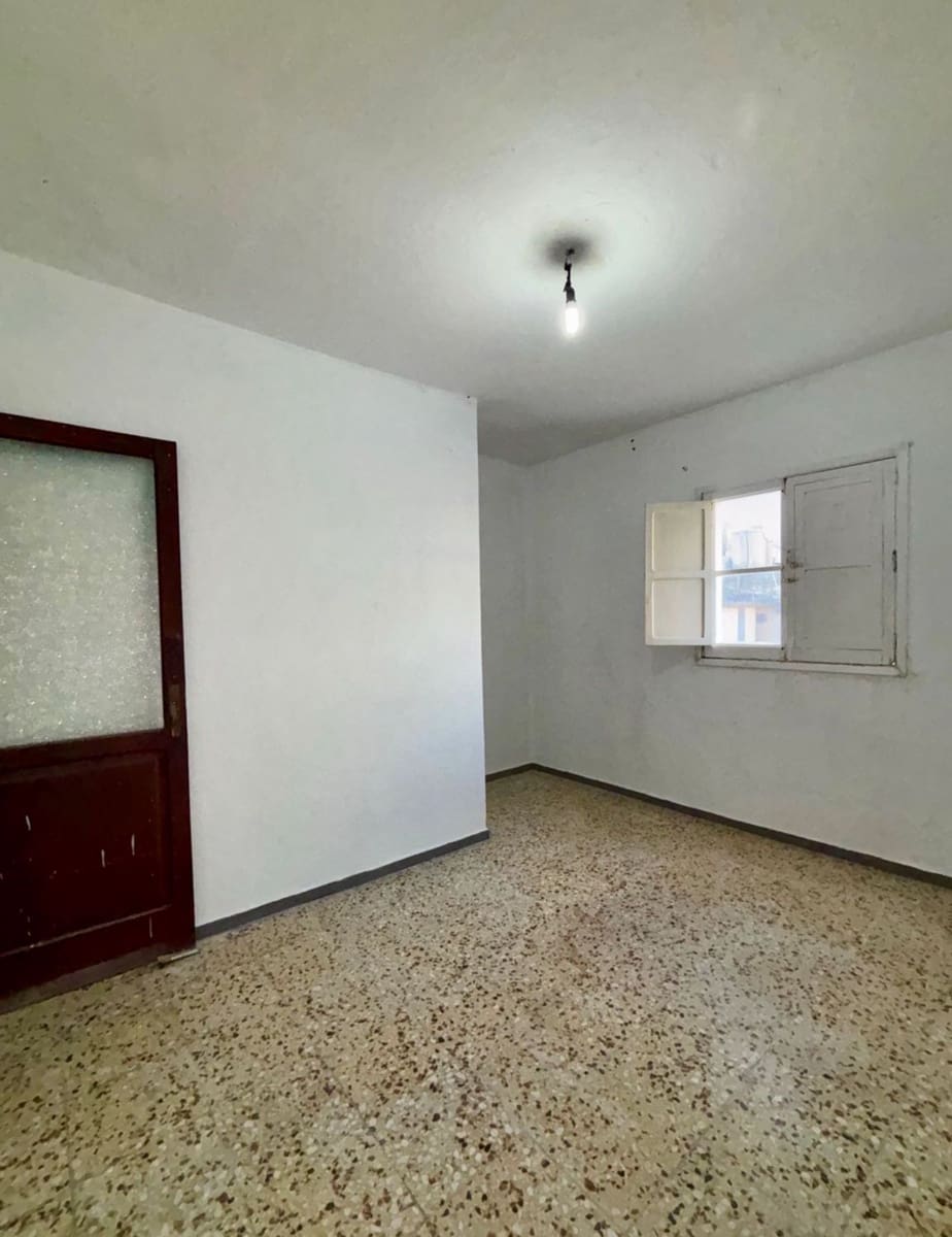 Casa de 5 habitaciones en Las Palmas de Gran Canaria en venta con garaje - 117.000 € (Ref: 9636207)