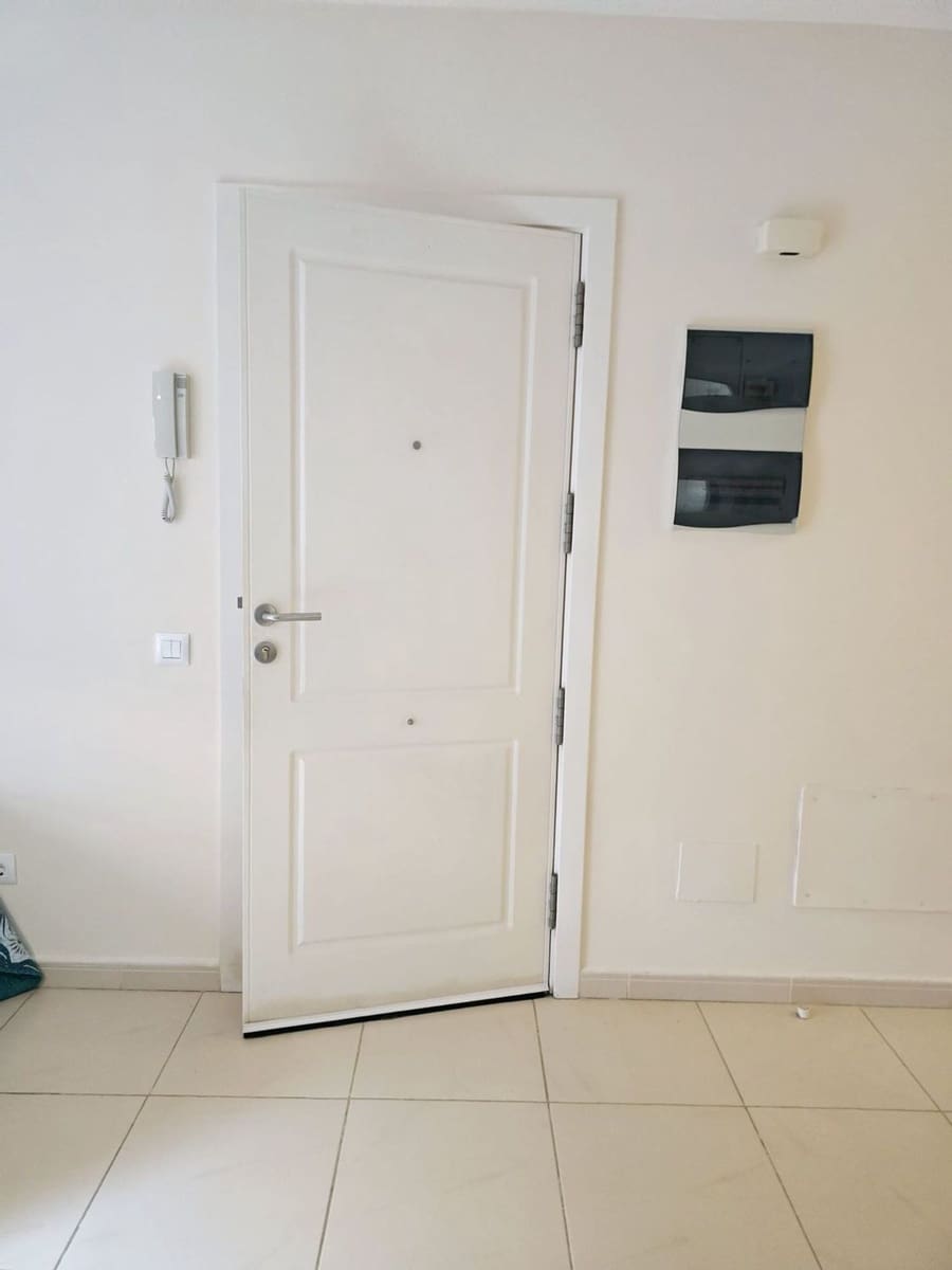 2 soverom Leilighet til leie i Telde med garasje - € 775 (Ref: 9651044)