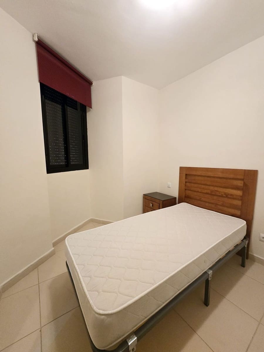 2 soverom Leilighet til leie i Telde med garasje - € 775 (Ref: 9651044)