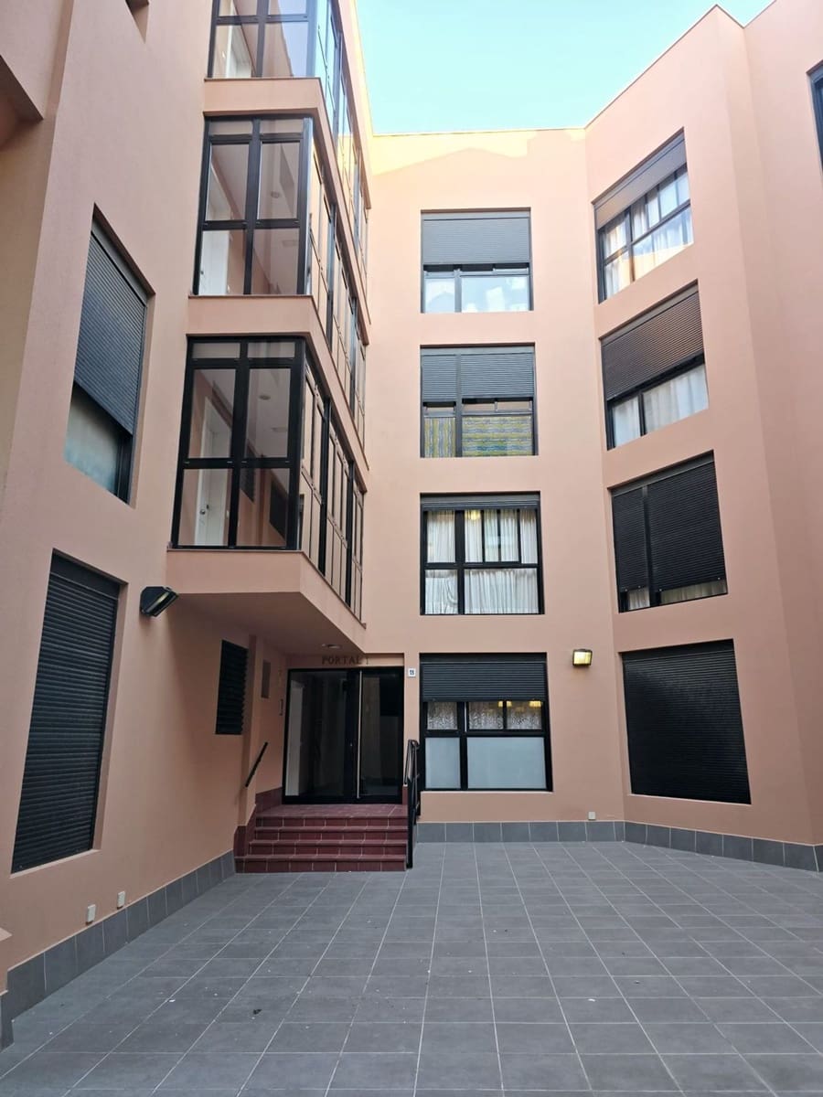 2 soverom Leilighet til leie i Telde med garasje - € 775 (Ref: 9651044)