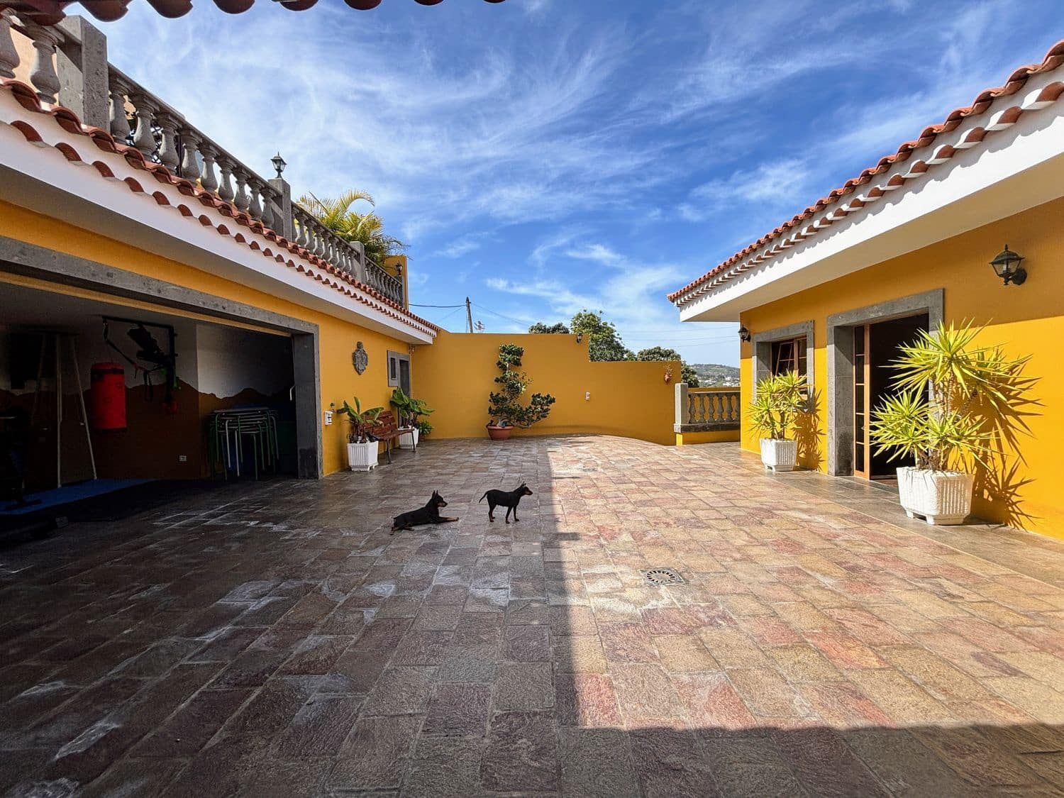 3 sypialnia Penthouse na sprzedaż w Firgas z basenem garażem - 479 999 € (Ref: 9654516)