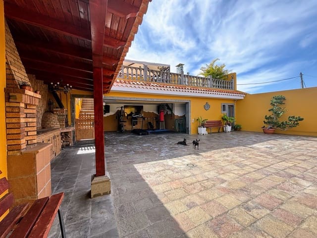 Ático de 3 habitaciones en Firgas en venta con piscina garaje - 479.999 € (Ref: 9654516)