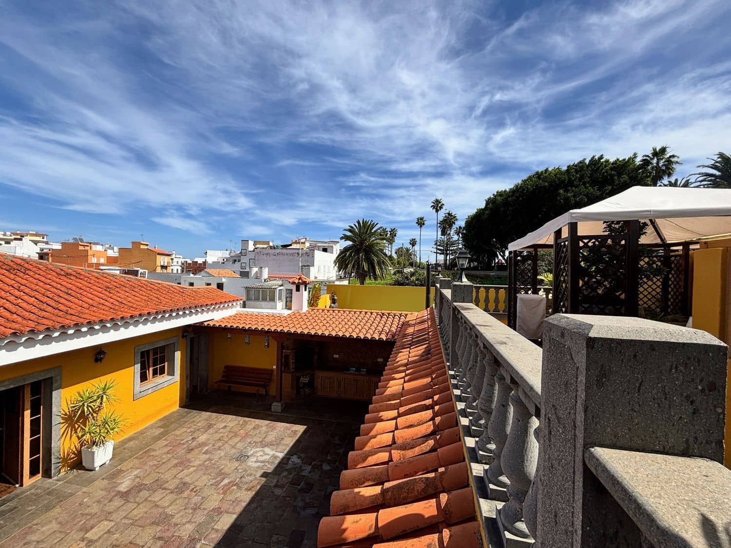 3 sypialnia Penthouse na sprzedaż w Firgas z basenem garażem - 479 999 € (Ref: 9654516)