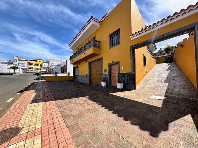 Ático de 3 habitaciones en Firgas en venta con piscina garaje - 479.999 € (Ref: 9654516)