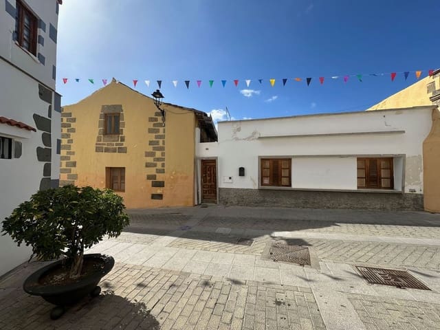 5 quarto Casa em Banda para venda em Agüimes com garagem - 255 000 € (Ref: 9669769)