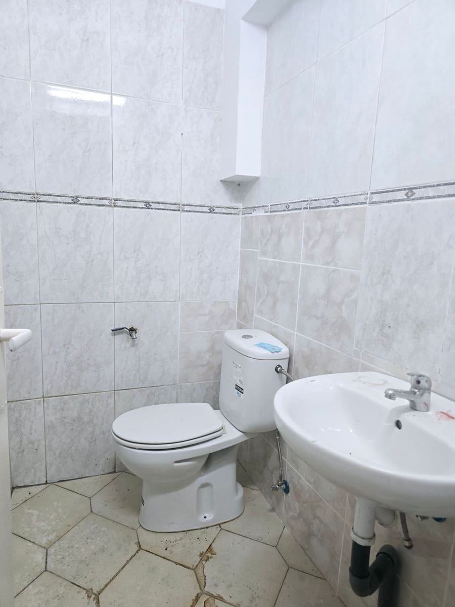 Commercial for sale in Las Palmas de Gran Canaria - € 387,000 (Ref: 9679400)