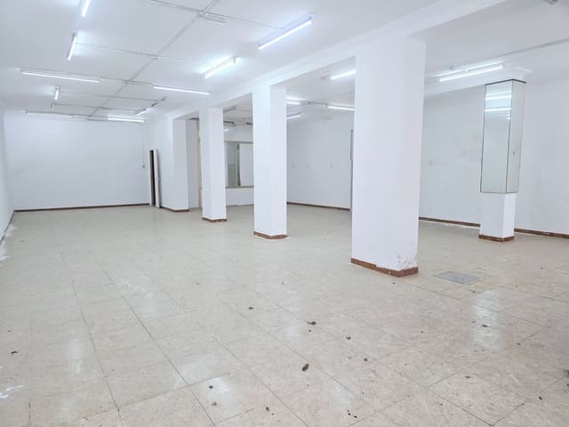 Commercial for sale in Isleta, Las Palmas de Gran Canaria - € 387,000 (Ref: 9679400)