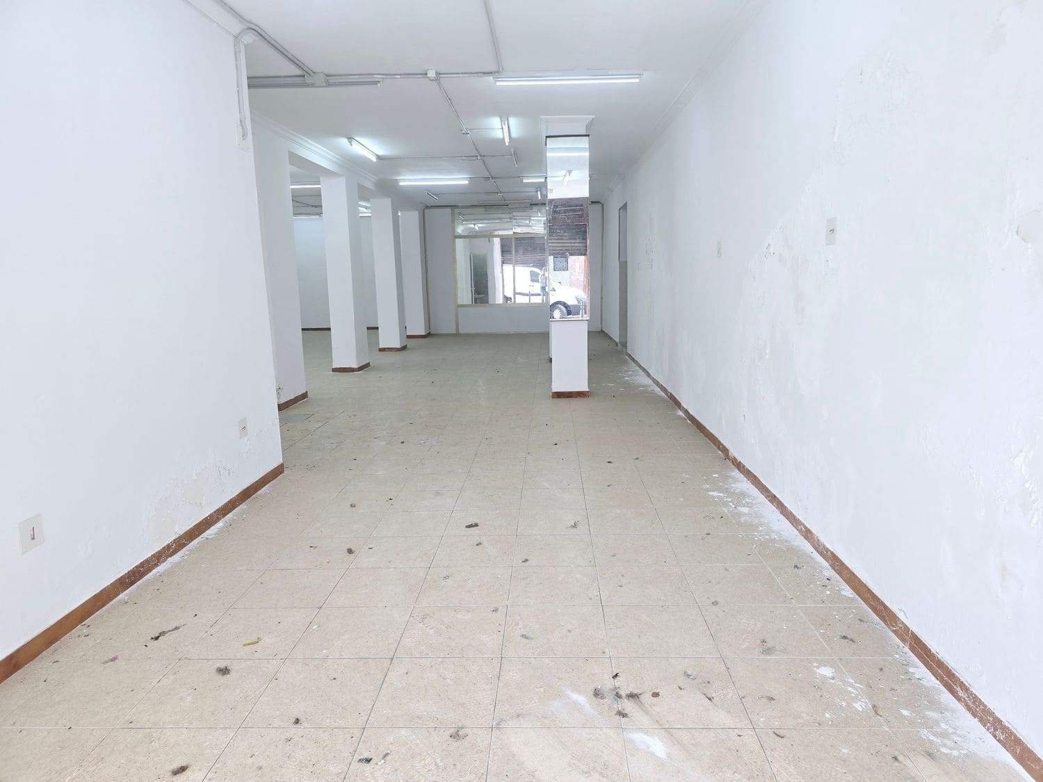 Commercial for sale in Las Palmas de Gran Canaria - € 387,000 (Ref: 9679400)