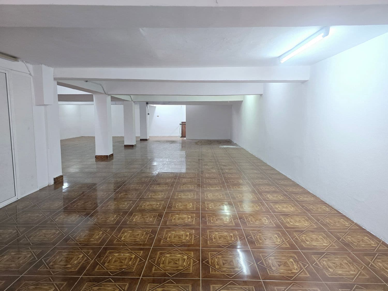 Commercial for sale in Las Palmas de Gran Canaria - € 387,000 (Ref: 9679400)