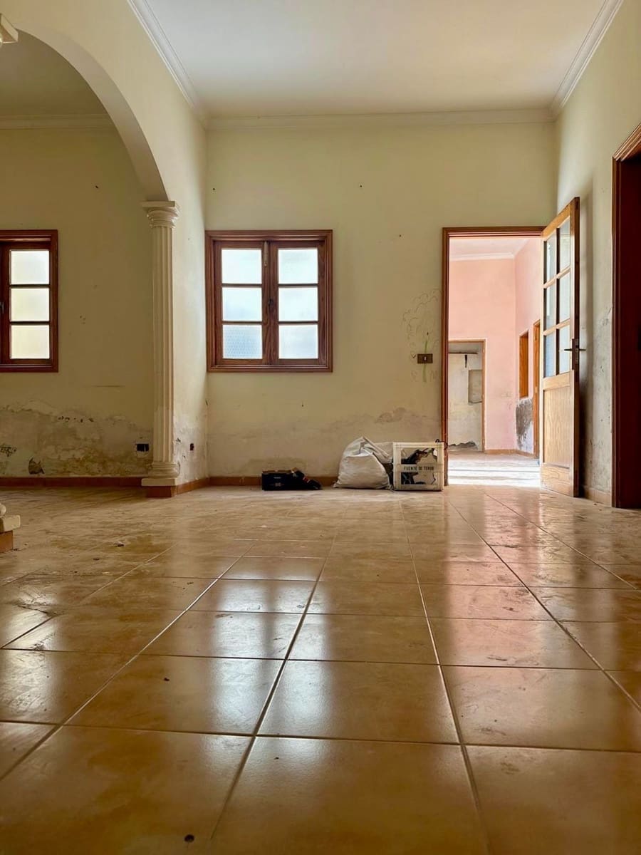 6 sovrum Hus till salu i Las Palmas de Gran Canaria med garage - 495 000 € (Ref: 9679401)