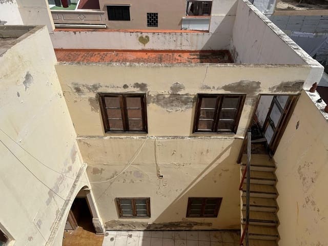 6 sovrum Hus till salu i Arenales - Lugo - Avda. Marítima, Las Palmas de Gran Canaria med garage - 495 000 € (Ref: 9679401)