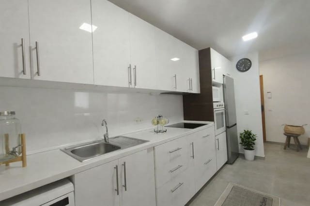 Apartamento de 3 habitaciones en Schamann - Rehoyas, Las Palmas de Gran Canaria en venta con garaje - 220.000 € (Ref: 9685899)