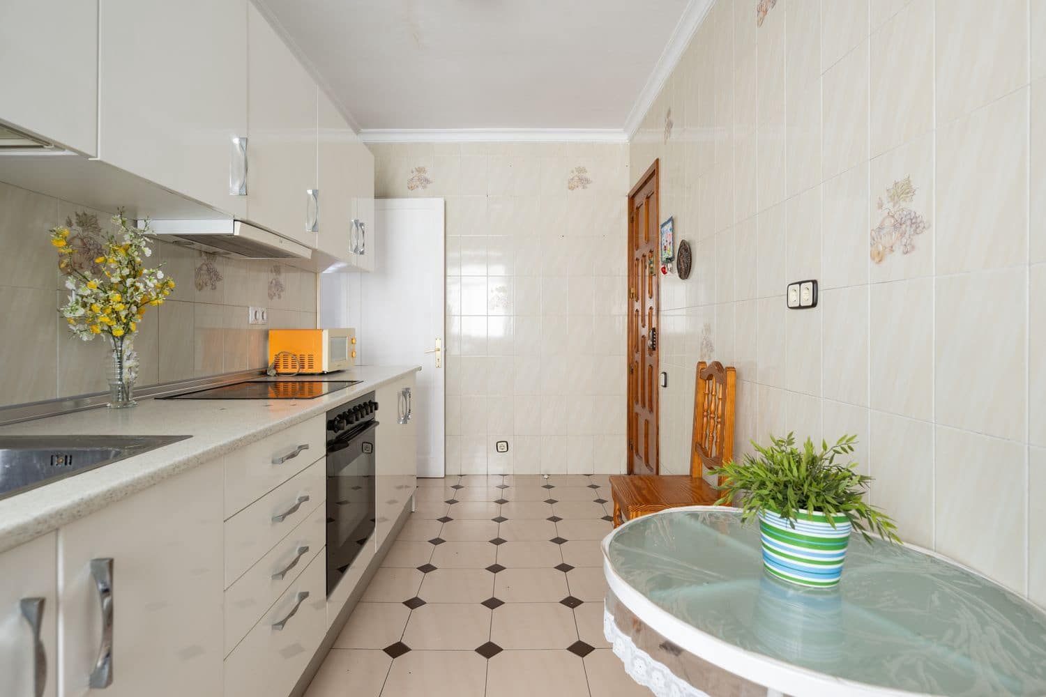 3 bedroom Apartment for sale in Las Palmas de Gran Canaria with garage - € 175,000 (Ref: 9694635)