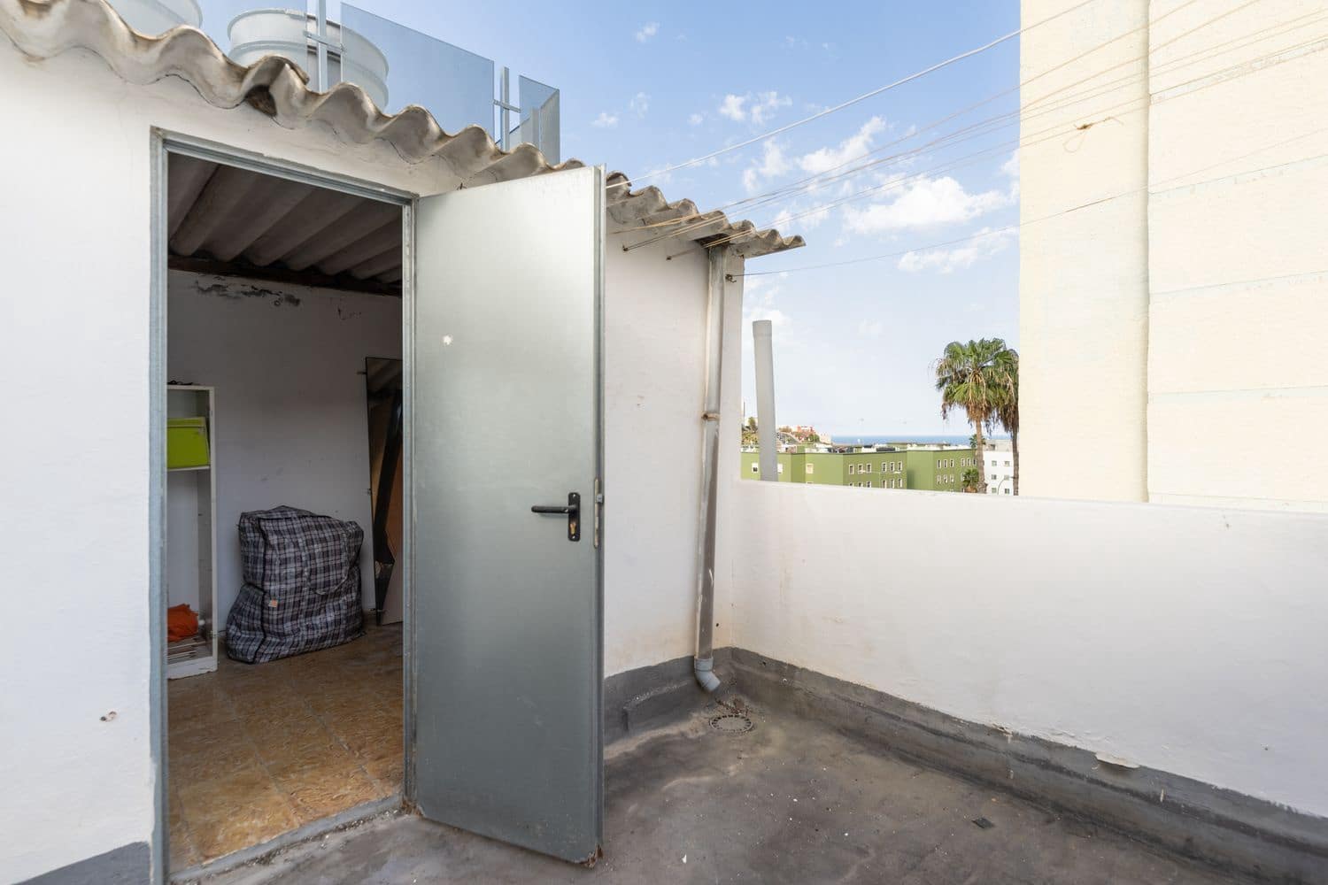 3 bedroom Apartment for sale in Las Palmas de Gran Canaria with garage - € 175,000 (Ref: 9694635)