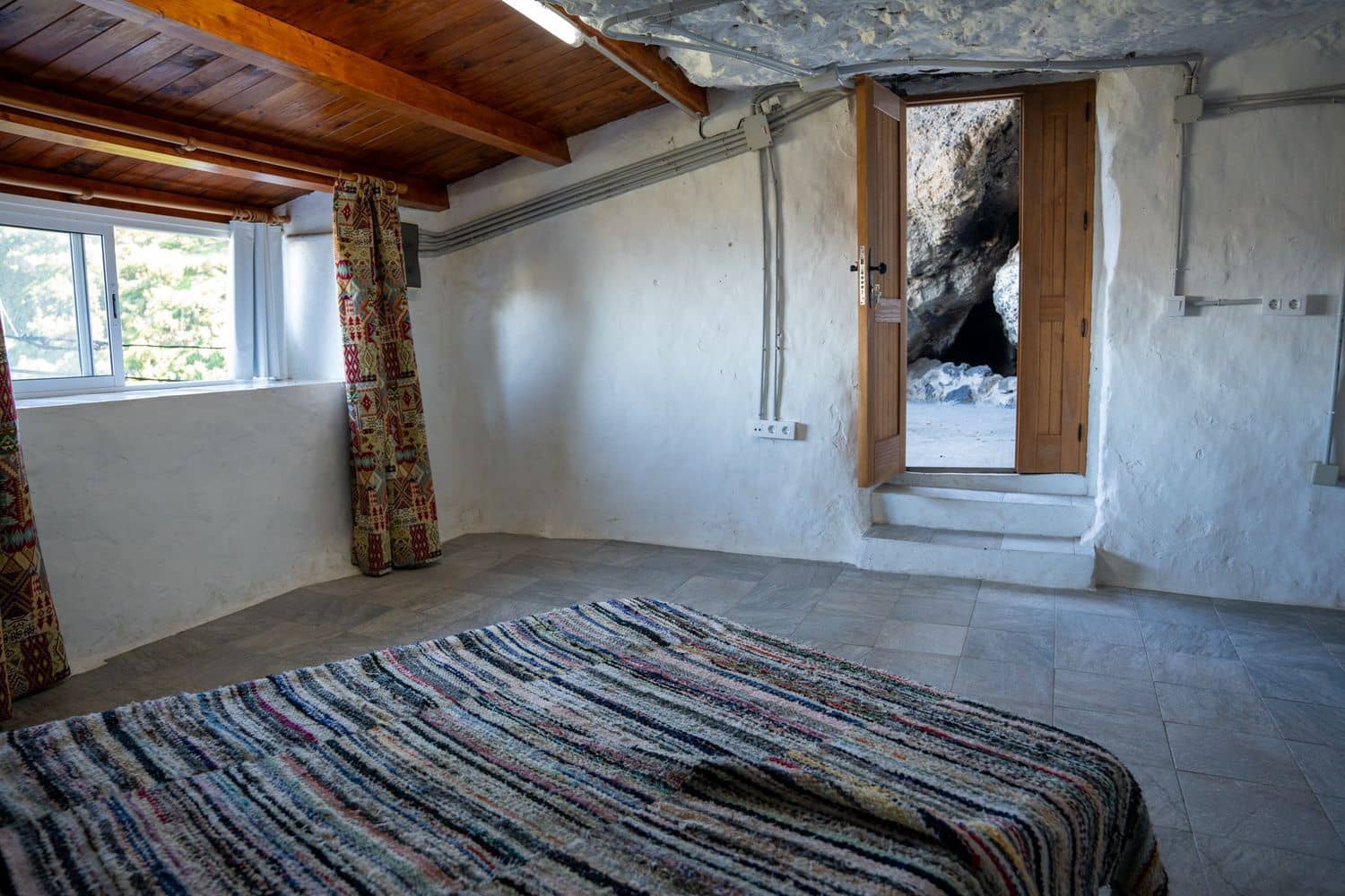 4 bedroom Finca/Country House for sale in Moya with garage - € 80,000 (Ref: 9694636)