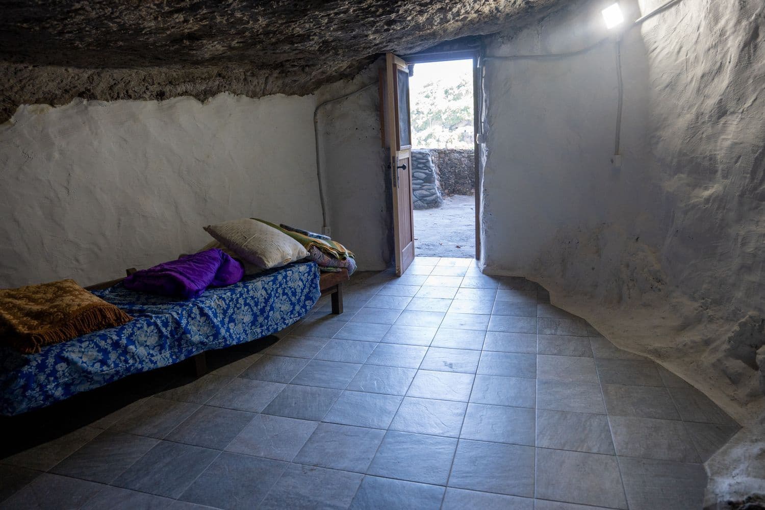 4 bedroom Finca/Country House for sale in Moya with garage - € 80,000 (Ref: 9694636)