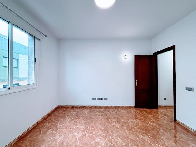 2 Zimmer Apartment zu vermieten in Arucas mit Garage - 800 € (Ref: 9694638)