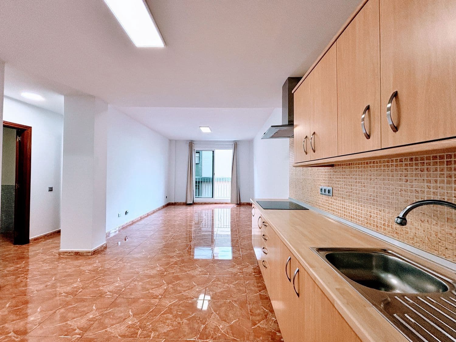 2 bedroom Apartment for rent in Arucas with garage - € 800 (Ref: 9694638)