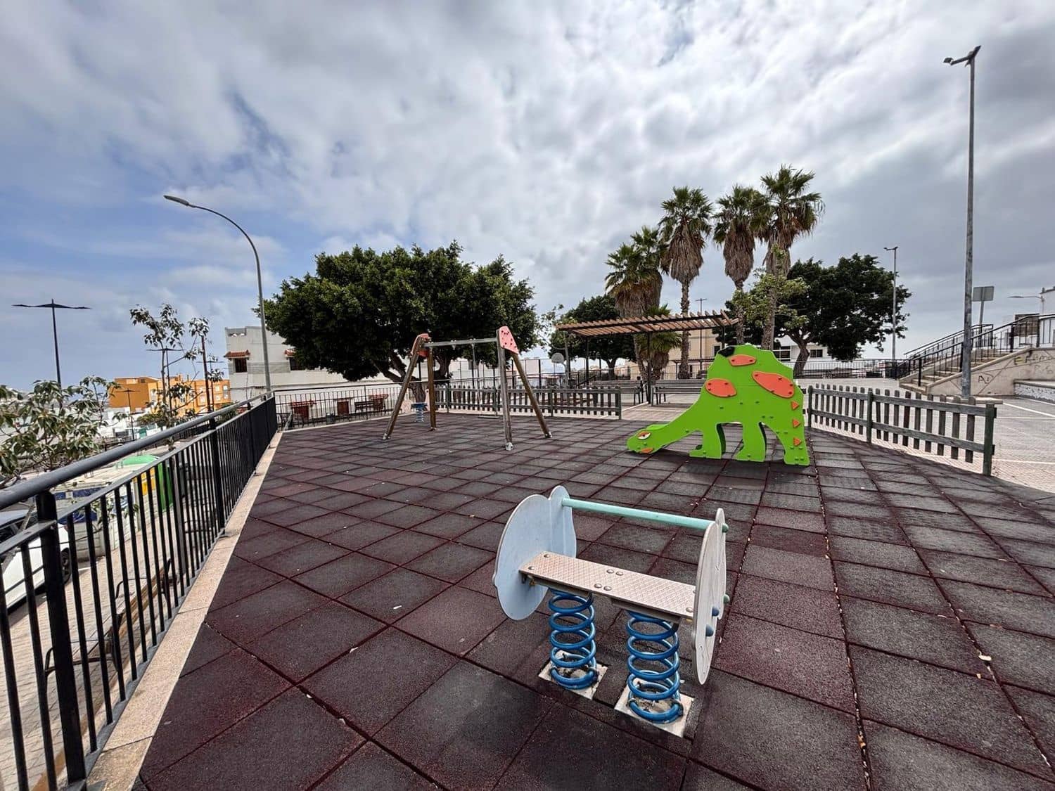 2 bedroom Apartment for rent in Arucas with garage - € 800 (Ref: 9694638)