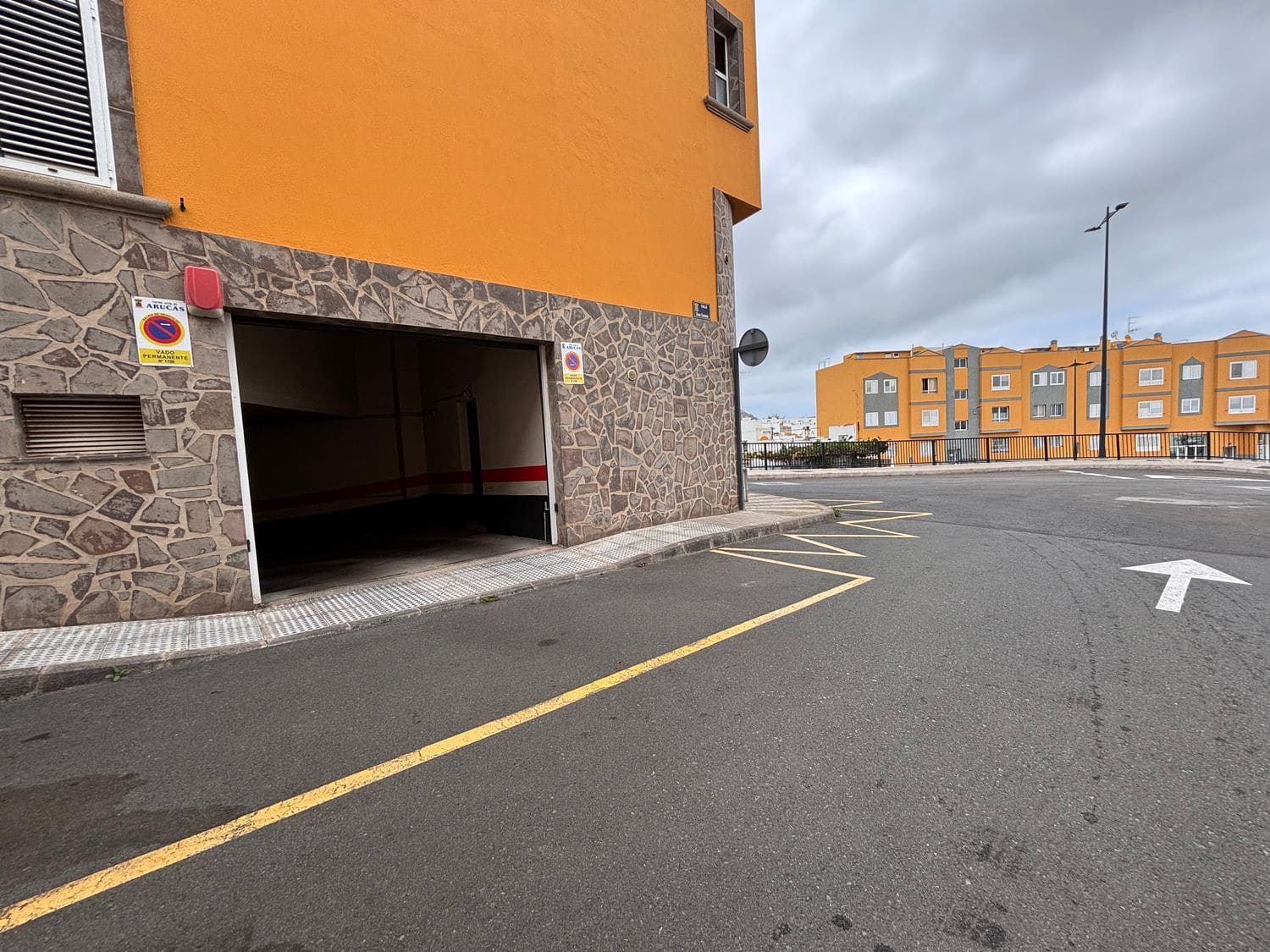 2 bedroom Apartment for rent in Arucas with garage - € 800 (Ref: 9694638)