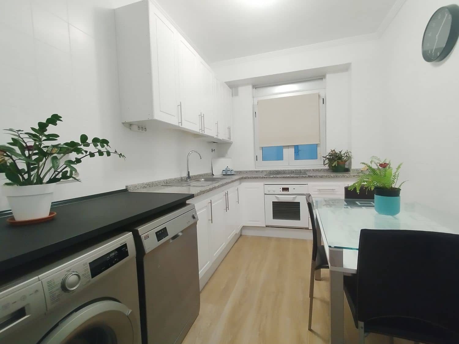 2 bedroom Apartment for rent in Las Palmas de Gran Canaria with garage - € 1,350 (Ref: 9694639)