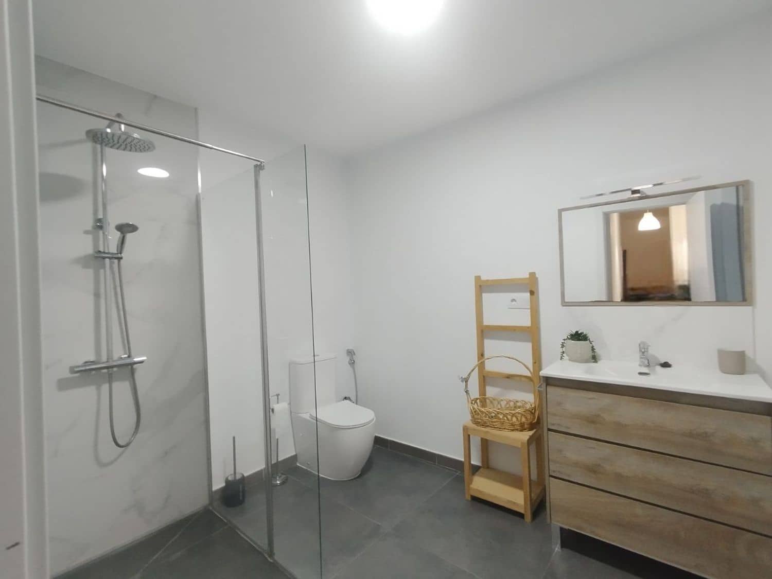 2 bedroom Apartment for rent in Las Palmas de Gran Canaria with garage - € 1,350 (Ref: 9694639)
