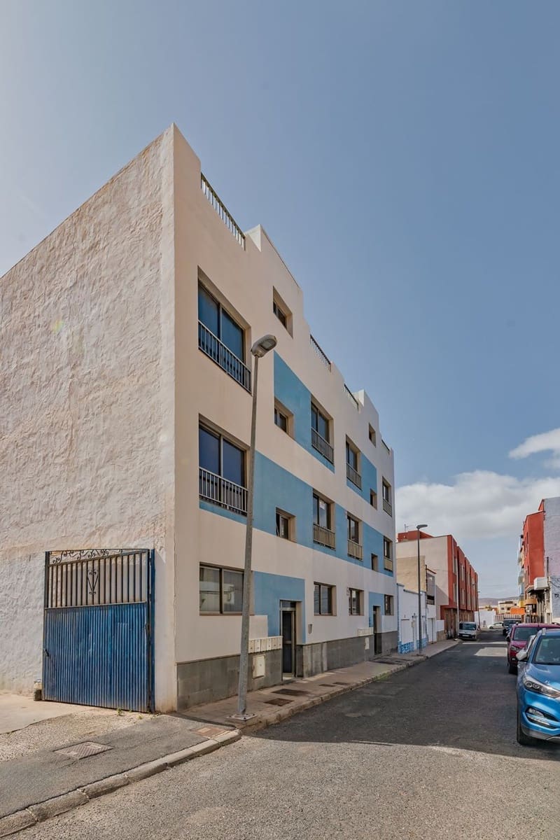 3 bedroom Apartment for sale in Puerto del Rosario with garage - € 173,000 (Ref: 9700348)