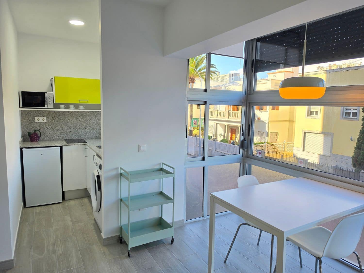 Apartment for rent in Las Palmas de Gran Canaria with garage - € 850 (Ref: 9700349)