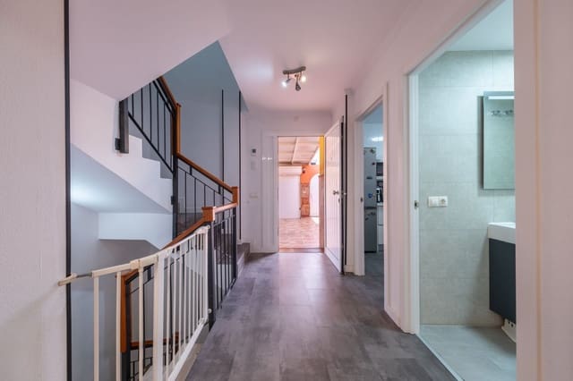 3 makuuhuone Omakotitalo myytävänä paikassa Tamaraceite, Las Palmas de Gran Canaria mukana 
autotalli - 365 000 € (Ref: 9721036)