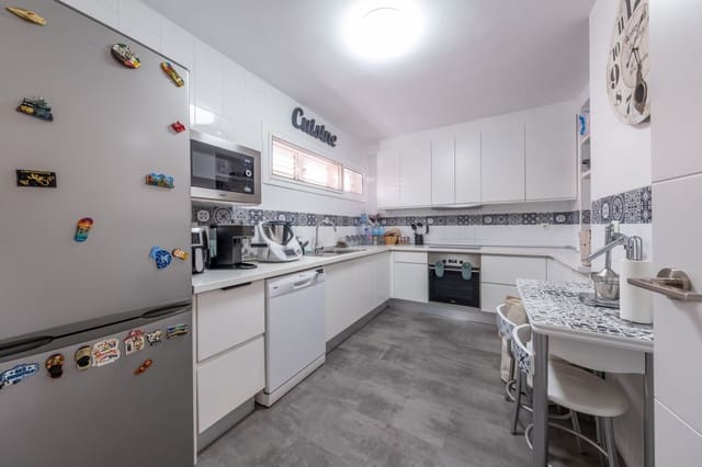 3 makuuhuone Omakotitalo myytävänä paikassa Tamaraceite, Las Palmas de Gran Canaria mukana 
autotalli - 365 000 € (Ref: 9721036)