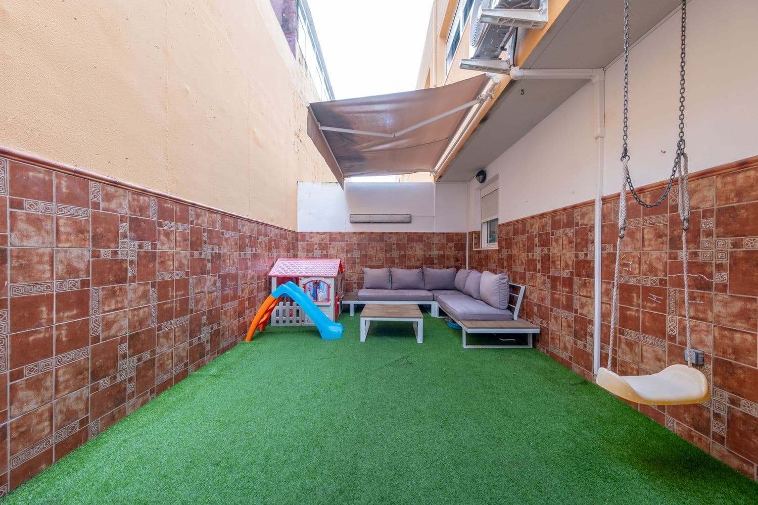 3 bedroom Townhouse for sale in Las Palmas de Gran Canaria with garage - € 365,000 (Ref: 9721036)