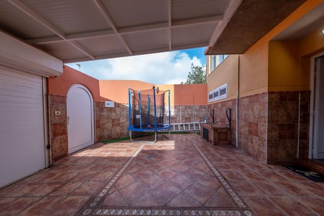 3 makuuhuone Omakotitalo myytävänä paikassa Tamaraceite, Las Palmas de Gran Canaria mukana 
autotalli - 365 000 € (Ref: 9721036)