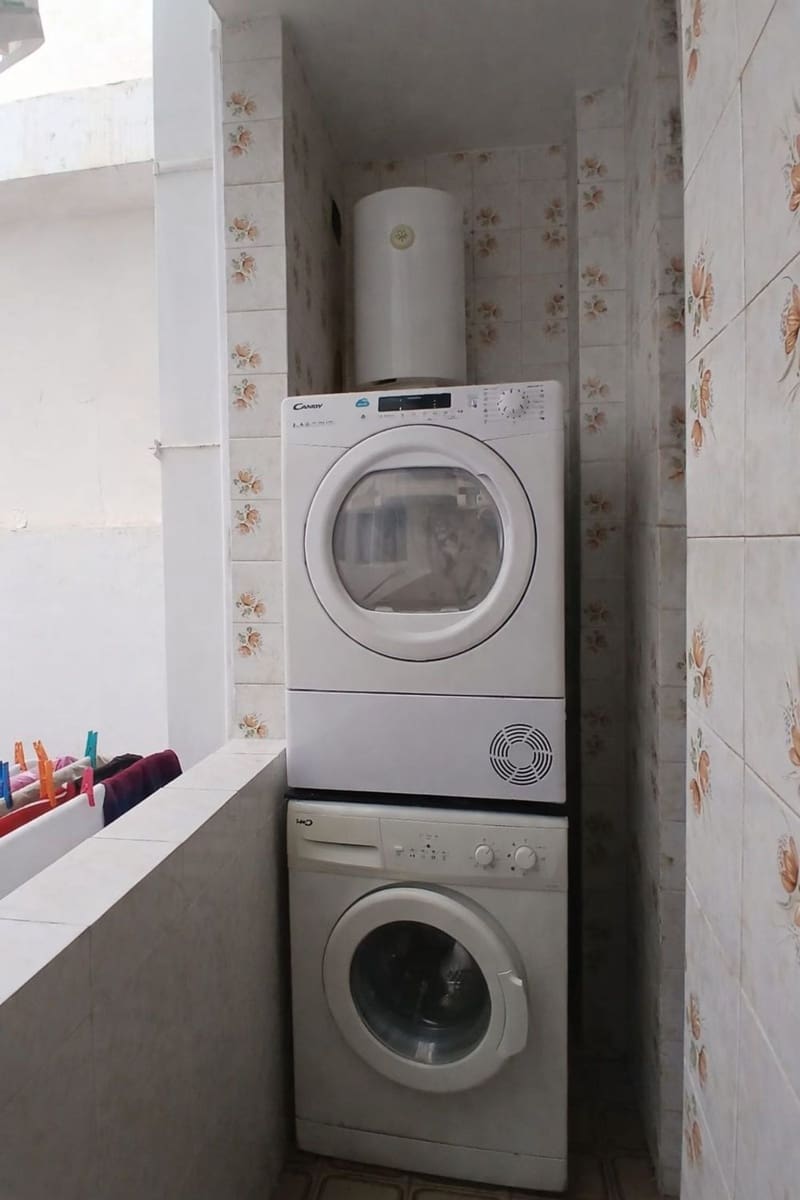 4 bedroom Apartment for sale in Las Palmas de Gran Canaria with garage - € 330,000 (Ref: 9731631)