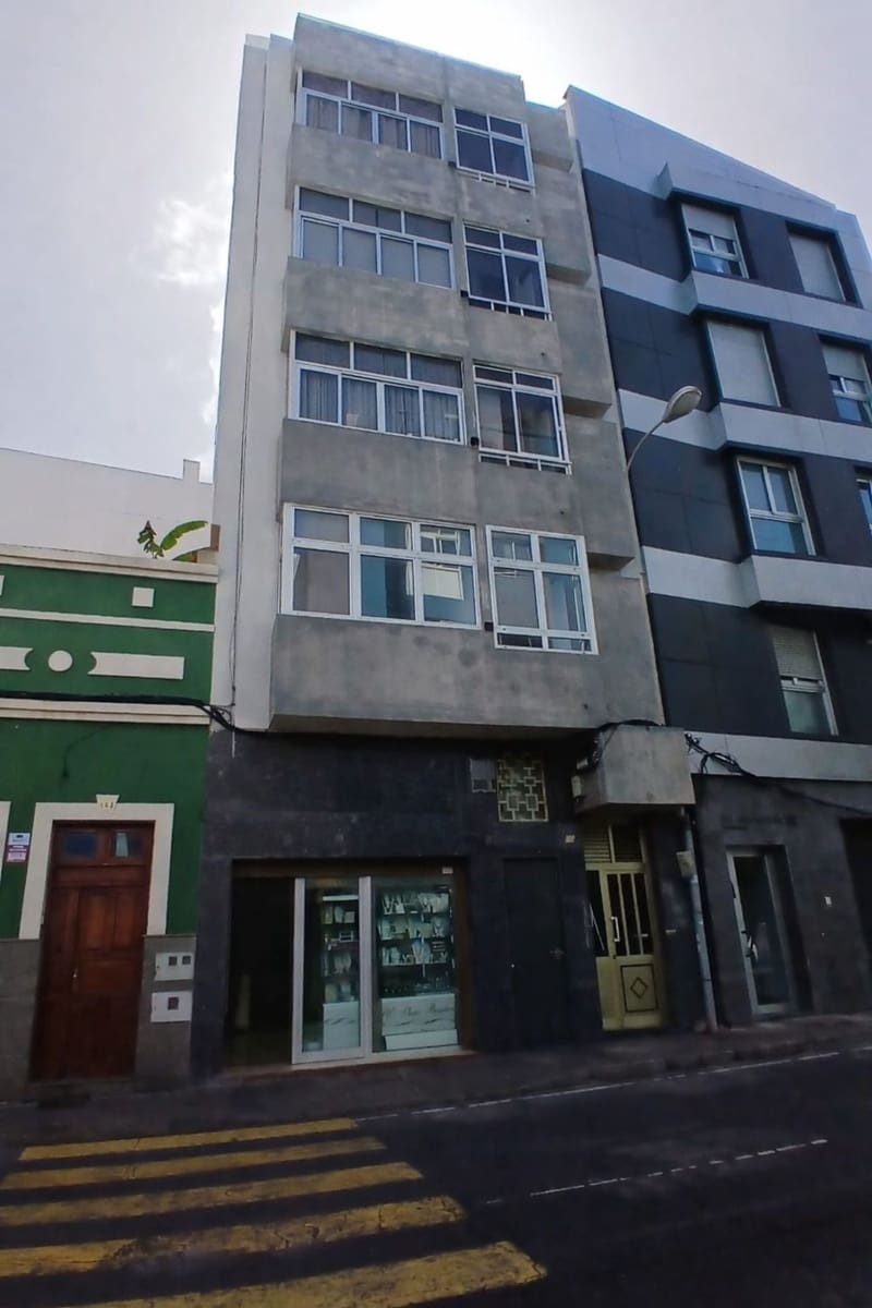 4 bedroom Apartment for sale in Las Palmas de Gran Canaria with garage - € 330,000 (Ref: 9731631)