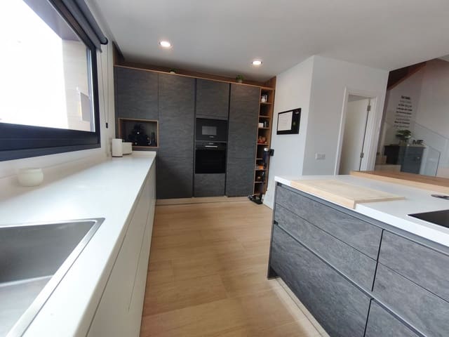 3 sypialnia Dom na sprzedaż w Santa María de Guía de Gran Canaria z garażem - 429 000 € (Ref: 9731632)