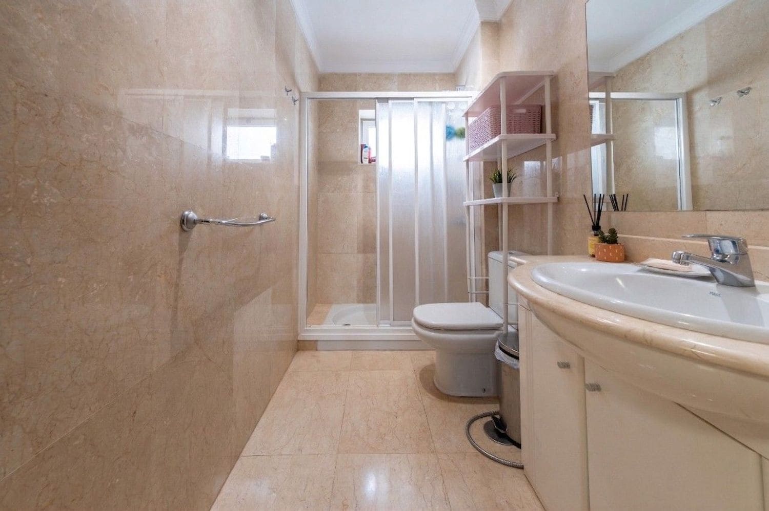 3 bedroom Apartment for sale in Las Palmas de Gran Canaria with garage - € 212,500 (Ref: 9731633)