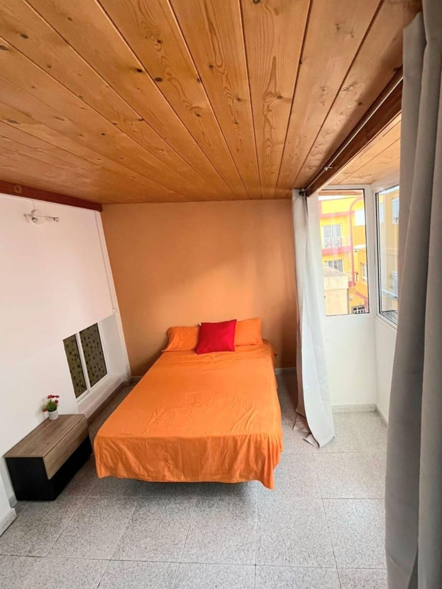 4 Zimmer Haus zu verkaufen in Las Palmas de Gran Canaria mit Garage - 260.000 € (Ref: 9743092)