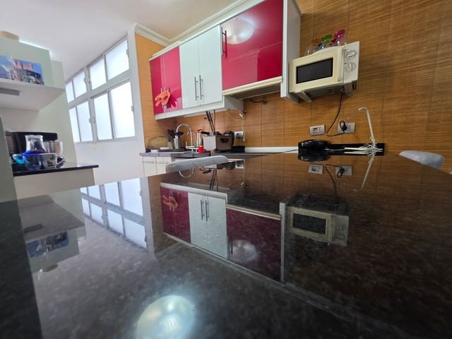 2 slaapkamer Appartement te koop in Alcaravaneras, Las Palmas de Gran Canaria met garage - € 295.000 (Ref: 9751516)