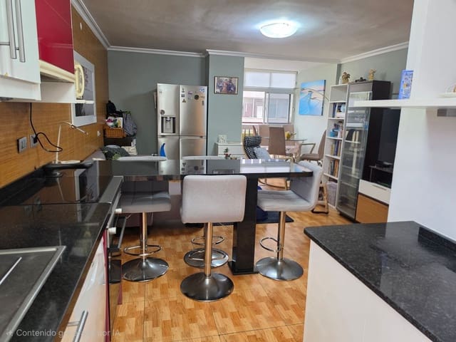 2 slaapkamer Appartement te koop in Alcaravaneras, Las Palmas de Gran Canaria met garage - € 295.000 (Ref: 9751516)