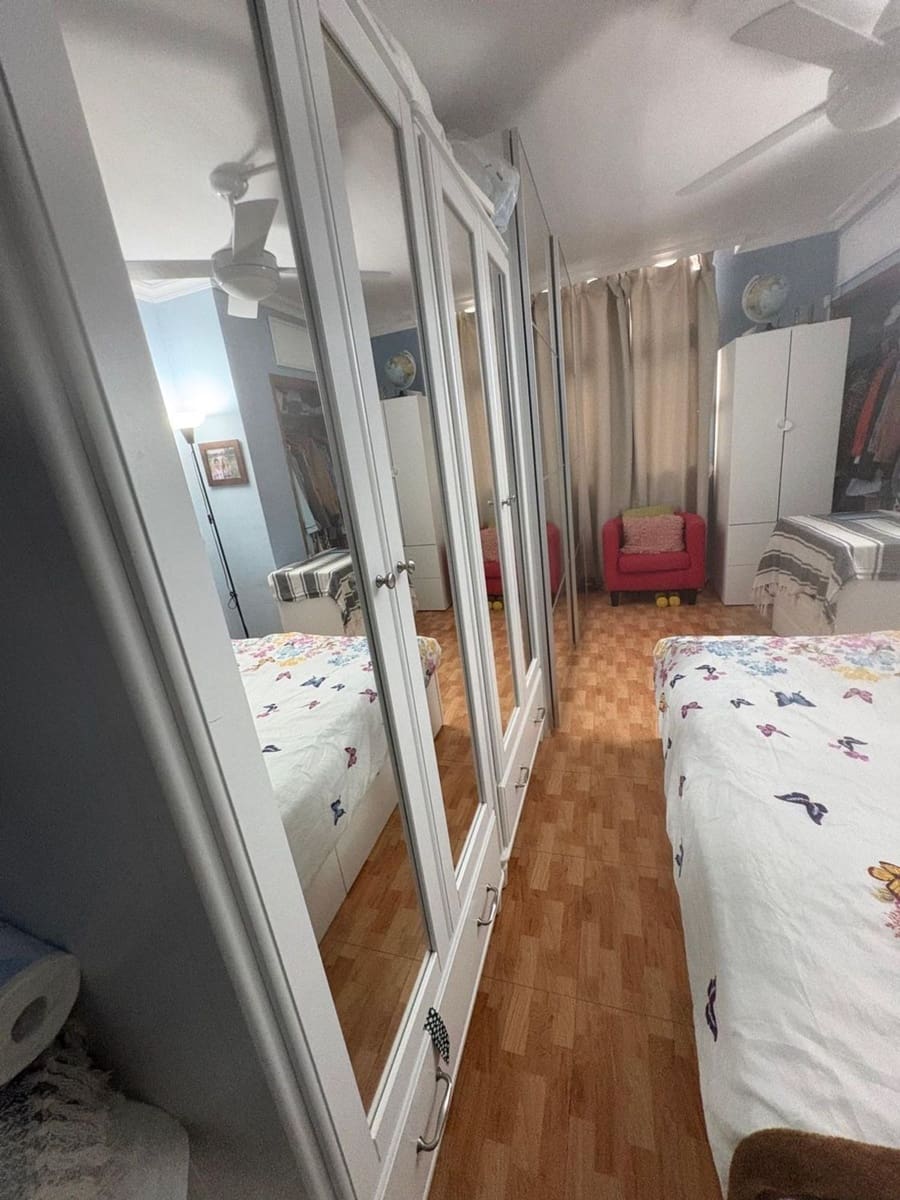 2 soverom Leilighet til salgs i Las Palmas de Gran Canaria med garasje - € 280 000 (Ref: 9751516)