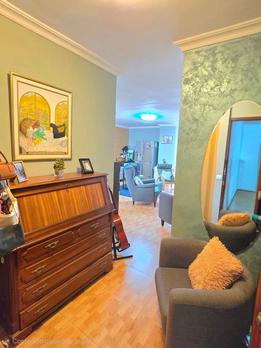 2 soverom Leilighet til salgs i Las Palmas de Gran Canaria med garasje - € 280 000 (Ref: 9751516)