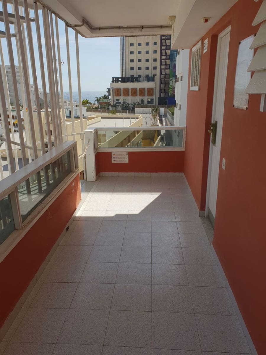 Apartament na sprzedaż w Las Palmas de Gran Canaria z basenem garażem - 170 000 € (Ref: 9770247)