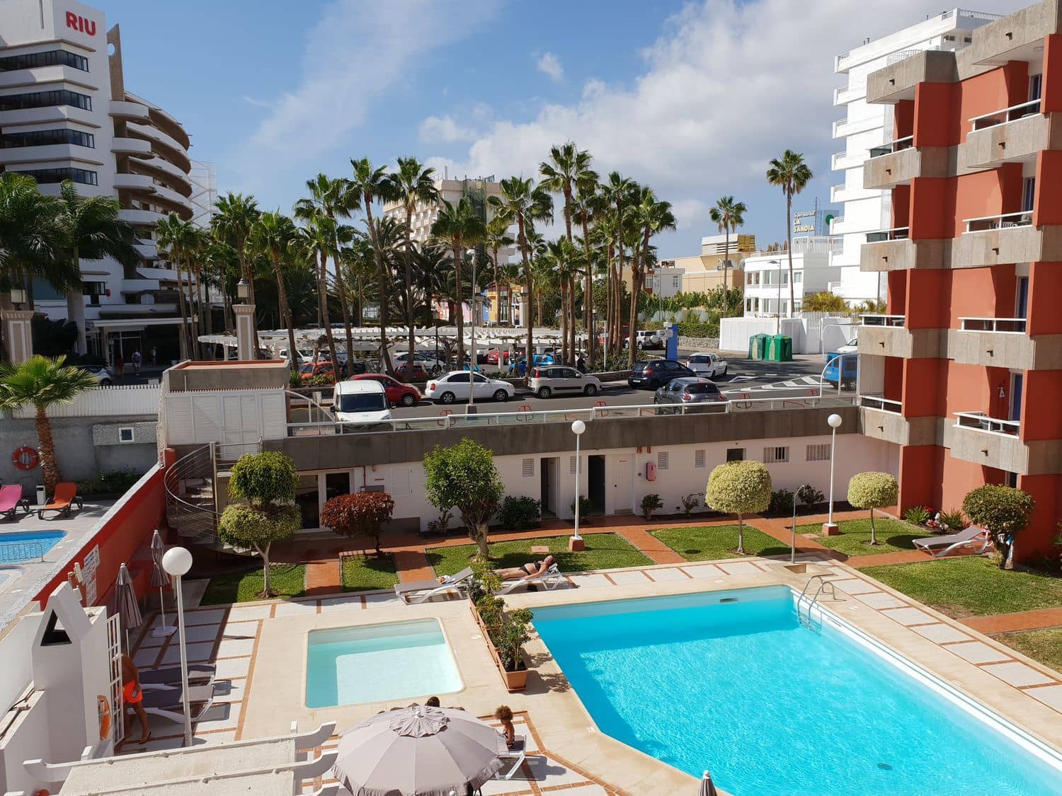 Apartament na sprzedaż w Las Palmas de Gran Canaria z basenem garażem - 170 000 € (Ref: 9770247)