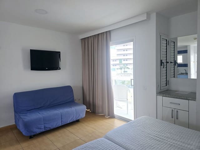 Apartment for sale in Playa del Inglés, San Bartolomé de Tirajana with pool garage - € 160,000 (Ref: 9770247)
