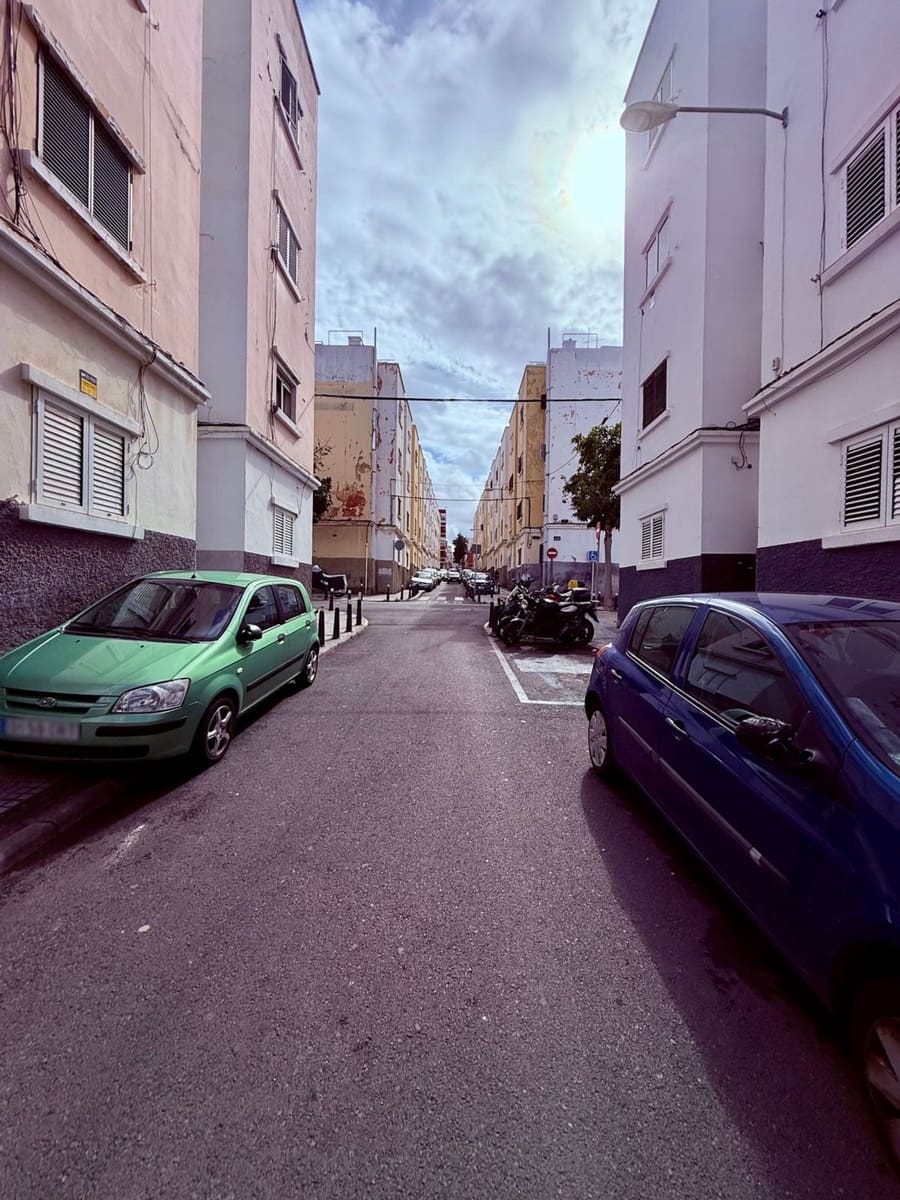 3 makuuhuone Huoneisto myytävänä paikassa Las Palmas de Gran Canaria mukana 
autotalli - 140 000 € (Ref: 9770248)