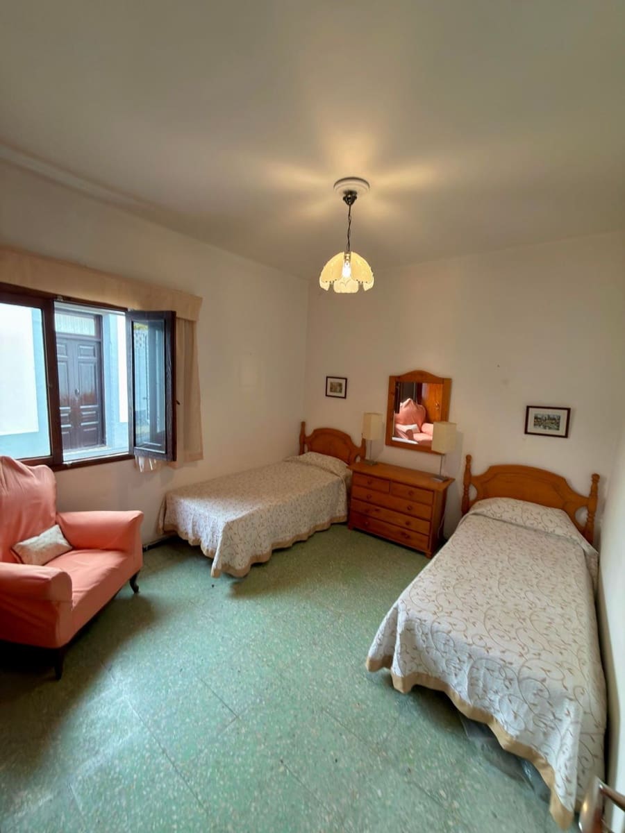 4 quarto Moradia para venda em Santa Brigida com garagem - 199 900 € (Ref: 9772648)