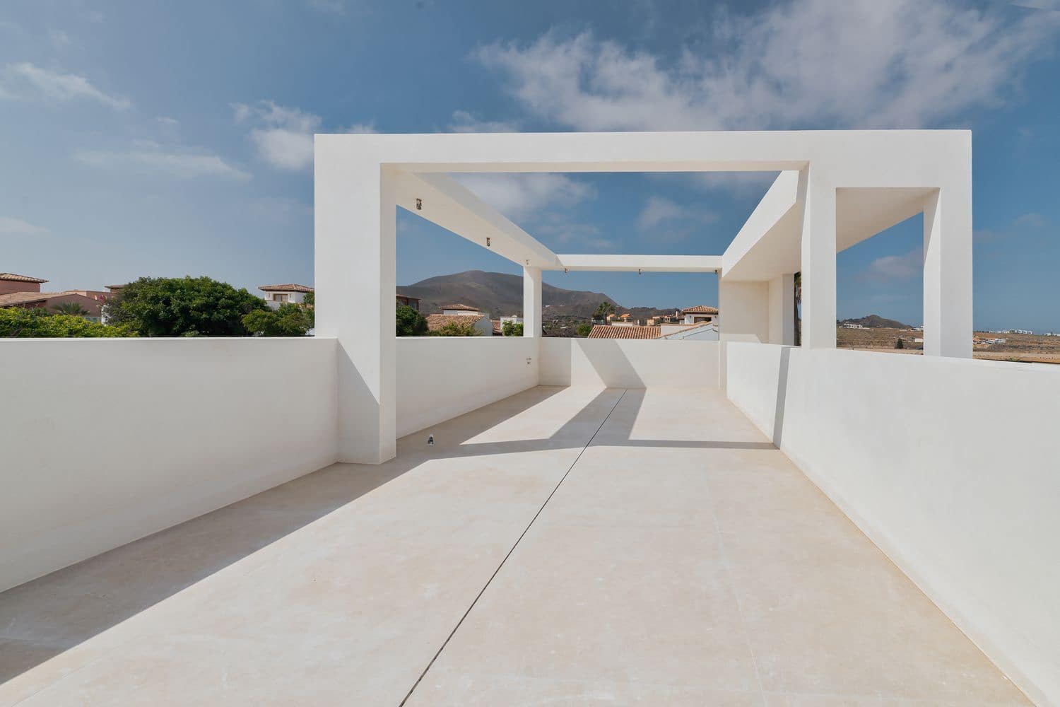 4 slaapkamer Villa te koop in Corralejo met zwembad garage - € 1.150.000 (Ref: 9777340)